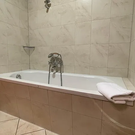 International House Mit 2 Schlafzimmern Zw 7 Appartamento *